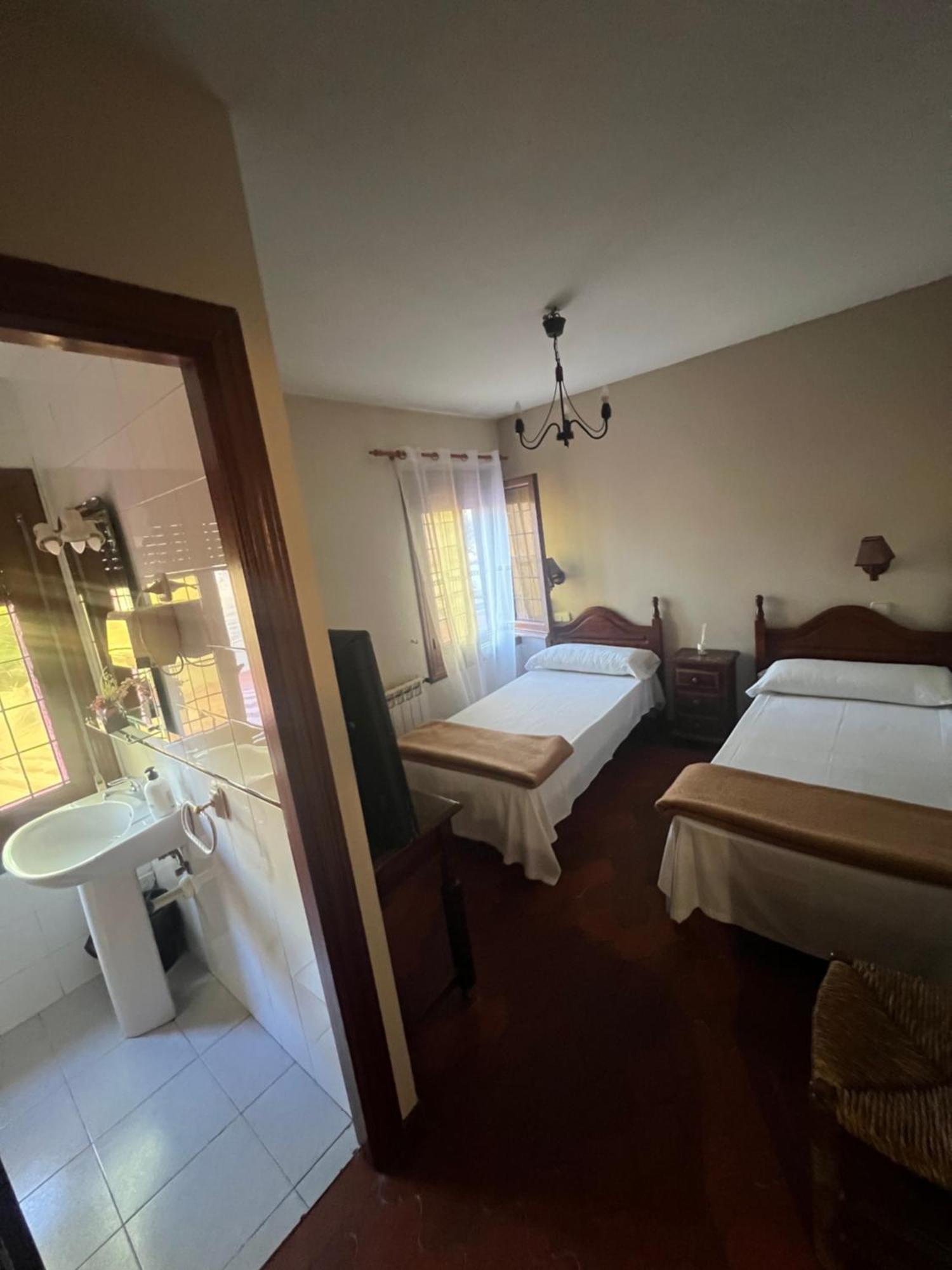 Hostal Sabor Fusion Hotel La Pradera de Navalhorno Ngoại thất bức ảnh